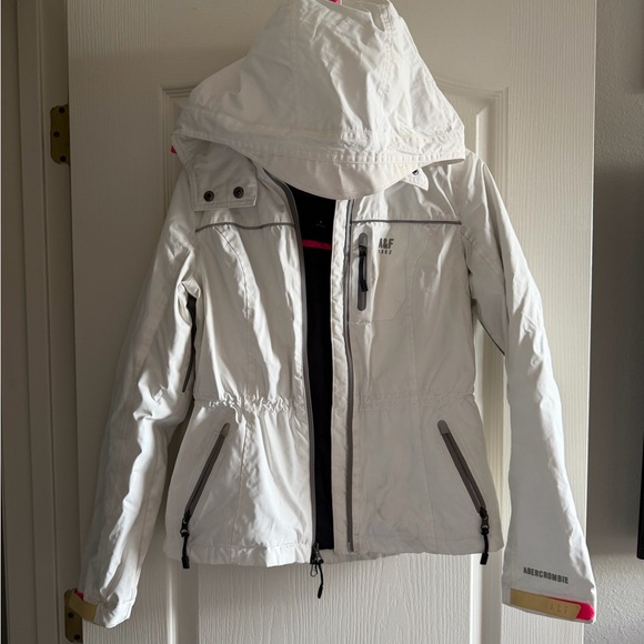 Abercrombie & Fitch Jackets & Blazers - Abercrombie White Hooded Ski Jacket
